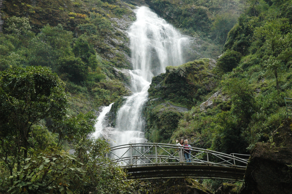 Thác bạc sapa
